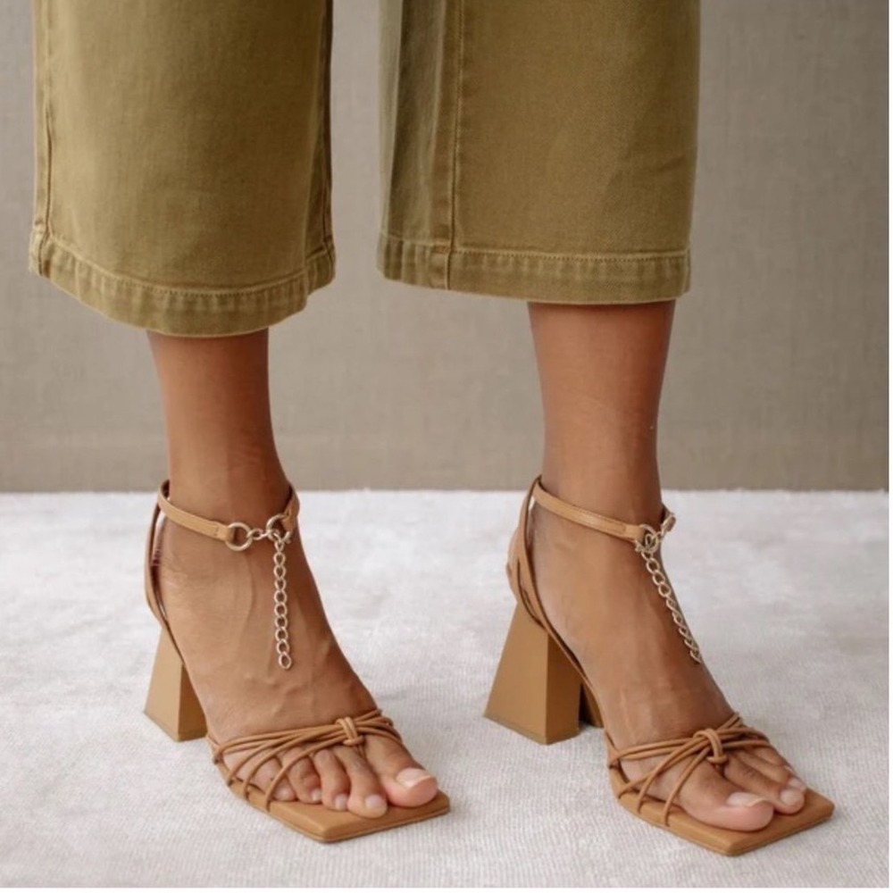 ALOHAS Cactus Heel In Camel Brown Size 40 US 9 Chunky Heel
